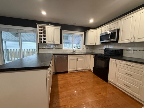 5801 49Th Street, High Prairie, AB - Indoor Photo Showing Dining Room