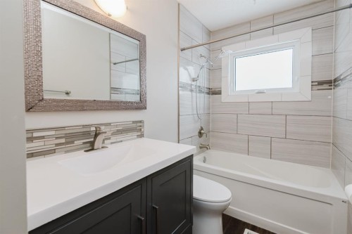9713 75 Avenue, Grande Prairie, AB - Indoor Photo Showing Bathroom
