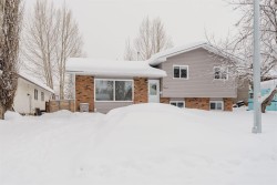 9713 75 Avenue  Grande Prairie, AB T8V 4X1