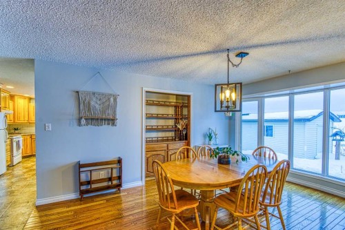 1122 6 Ave West, Beaverlodge, AB - Indoor Photo Showing Dining Room