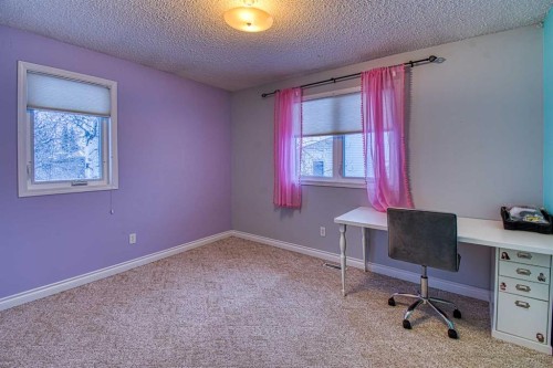 1122 6 Ave West, Beaverlodge, AB - Indoor