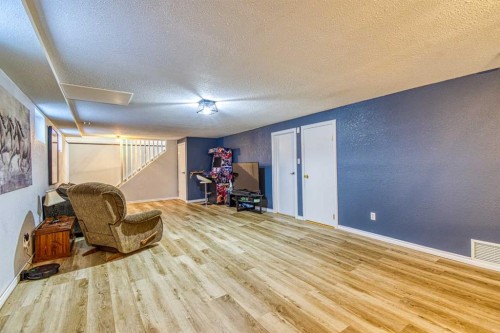 1122 6 Ave West, Beaverlodge, AB - Indoor