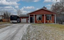722 Oak Drive  Beaverlodge, AB T0H 0C0