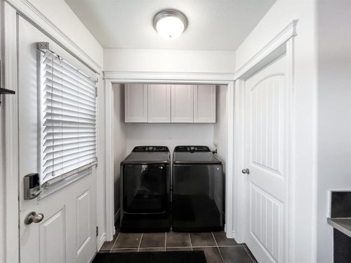 11218 Pinnacle Drive, Grande Prairie, AB - Indoor Photo Showing Laundry Room