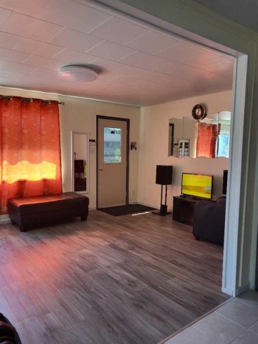 4916-58 Avenue, High Prairie, AB - Indoor