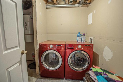 23 Beaver Ranch Drive, High Level, AB - Indoor Photo Showing Laundry Room