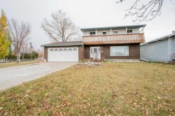 10132 93 Avenue  Grande Prairie, AB T8V 0K1