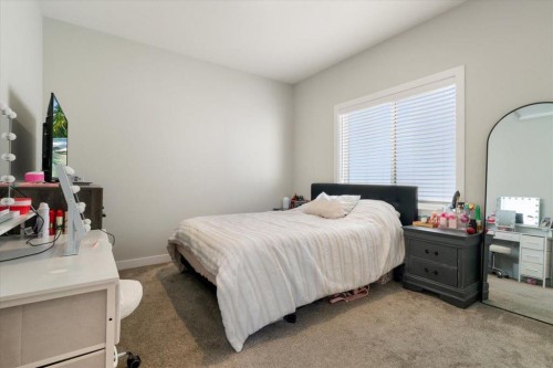 9601 114 Avenue, Clairmont, AB - Indoor Photo Showing Bedroom