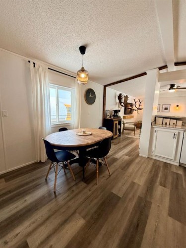 10309 103 Ave, La Crete, AB - Indoor Photo Showing Dining Room