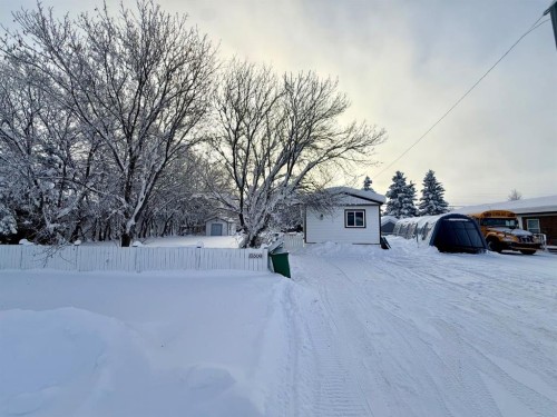 10309 103 Ave, La Crete, AB - Outdoor