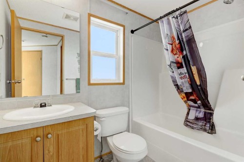 12134 97B Street, Grande Prairie, AB - Indoor Photo Showing Bathroom