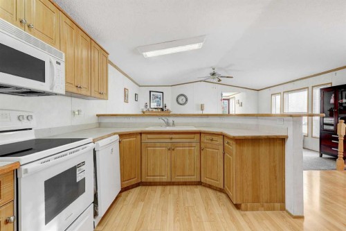12134 97B Street, Grande Prairie, AB - Indoor Photo Showing Kitchen