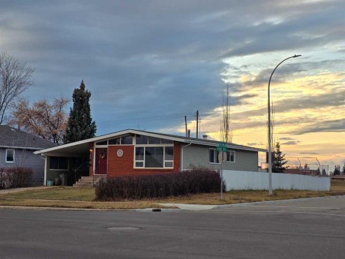 10916 102 Street  Grande Prairie, AB T8V 2X3