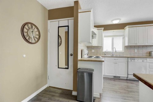 12129 94A Street, Grande Prairie, AB - Indoor Photo Showing Kitchen