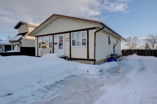 12129 94A Street, Grande Prairie, AB - Outdoor
