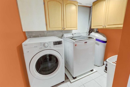 12129 94A Street, Grande Prairie, AB - Indoor Photo Showing Laundry Room