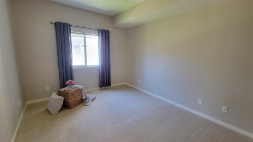 101C-8640 103 Avenue, Grande Prairie, AB - Indoor Photo Showing Other Room