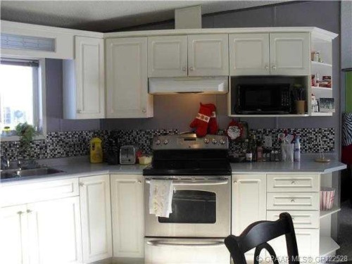 902 2B Street Se, Manning, AB - Indoor Photo Showing Kitchen