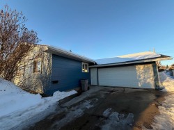 9718 119 Avenue  Grande Prairie, AB T8V 3P8