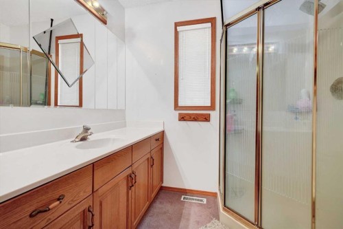 10816 Stern Cres, Grande Cache, AB - Indoor Photo Showing Bathroom