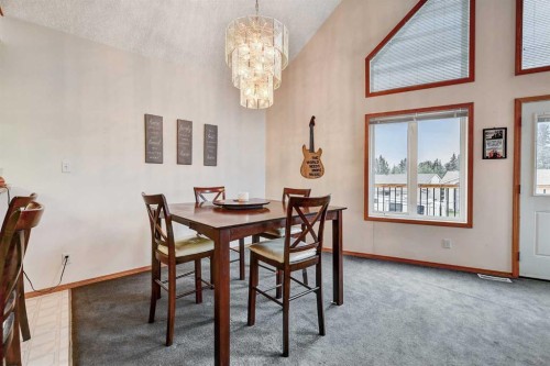 10816 Stern Cres, Grande Cache, AB - Indoor Photo Showing Dining Room
