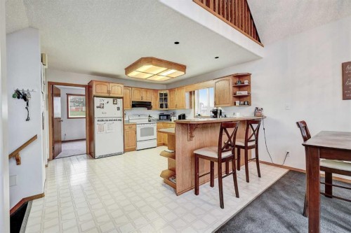 10816 Stern Cres, Grande Cache, AB - Indoor Photo Showing Kitchen