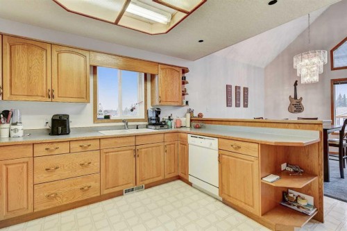 10816 Stern Cres, Grande Cache, AB - Indoor Photo Showing Kitchen