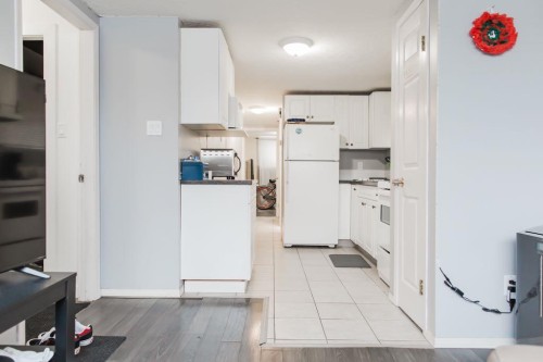 7720 Patterson Drive, Grande Prairie, AB - Indoor Photo Showing Kitchen