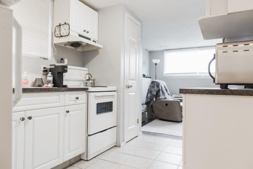 7720 Patterson Drive, Grande Prairie, AB - Indoor Photo Showing Kitchen