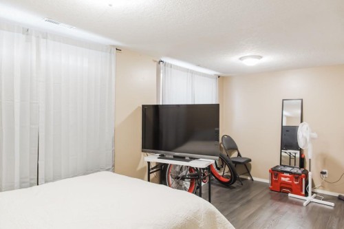7720 Patterson Drive, Grande Prairie, AB - Indoor Photo Showing Bedroom