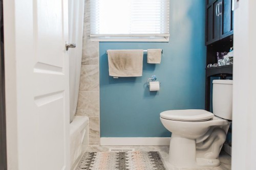 7720 Patterson Drive, Grande Prairie, AB - Indoor Photo Showing Bathroom