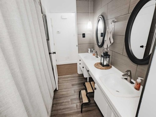 106157 Range Road 142, Rural Mackenzie County, AB - Indoor Photo Showing Bathroom