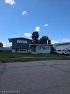 10853 99 Avenue  Grande Cache, AB T0E 0Y0