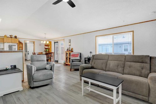 10914 96 Street, Clairmont, AB - Indoor Photo Showing Living Room