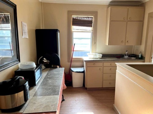 5013 50 Avenue, Valleyview, AB - Indoor Photo Showing Kitchen