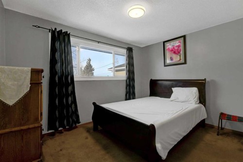 5204 48 Street, Valleyview, AB - Indoor Photo Showing Bedroom