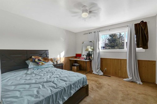 5204 48 Street, Valleyview, AB - Indoor Photo Showing Bedroom