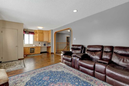 5204 48 Street, Valleyview, AB - Indoor Photo Showing Living Room
