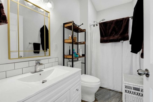 5206 48 Street, Valleyview, AB - Indoor Photo Showing Bathroom