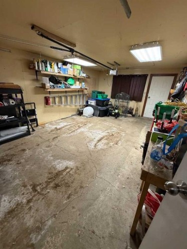 10402 101 Street, High Level, AB - Indoor Photo Showing Garage