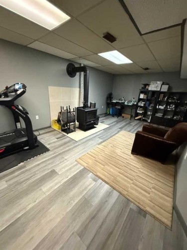 10402 101 Street, High Level, AB - Indoor