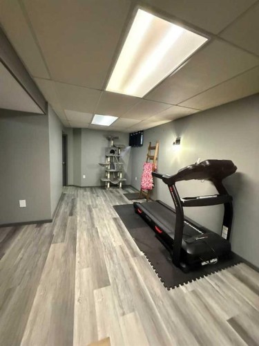 10402 101 Street, High Level, AB - Indoor