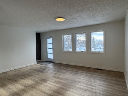 11400 105 Avenue, Fairview, AB - Indoor Photo Showing Other Room