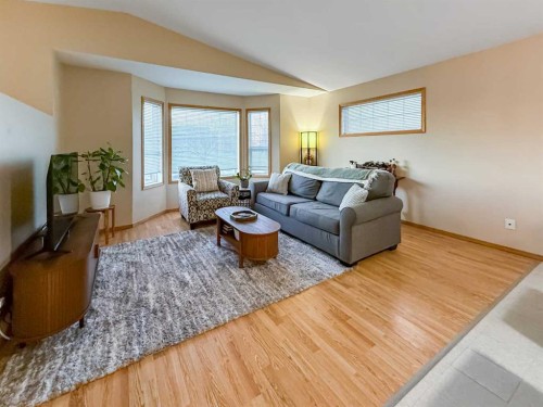9002 63 Avenue, Grande Prairie, AB - Indoor Photo Showing Living Room