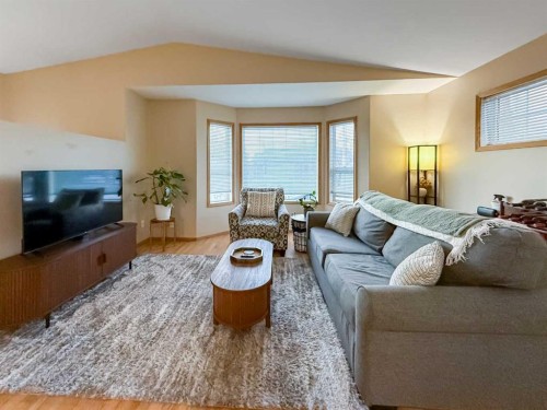 9002 63 Avenue, Grande Prairie, AB - Indoor Photo Showing Living Room