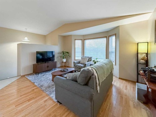 9002 63 Avenue, Grande Prairie, AB - Indoor Photo Showing Living Room