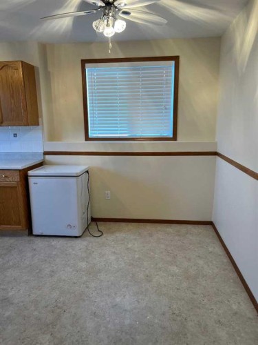 #3-1006 3Rd Avenue, Beaverlodge, AB - Indoor Photo Showing Other Room