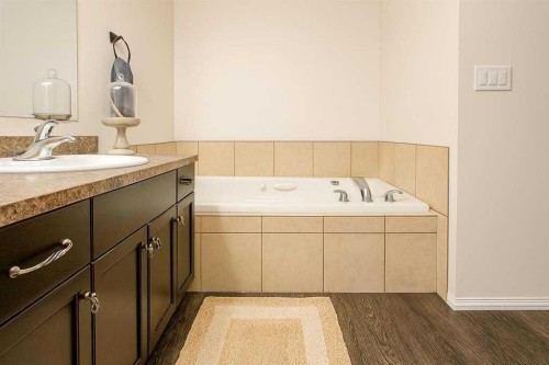 8543 69 Avenue, Grande Prairie, AB - Indoor Photo Showing Bathroom