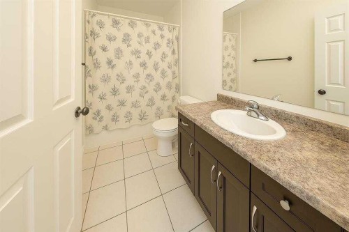 8543 69 Avenue, Grande Prairie, AB - Indoor Photo Showing Bathroom