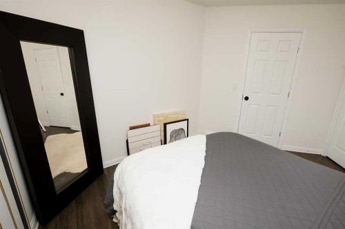 8543 69 Avenue, Grande Prairie, AB - Indoor Photo Showing Bedroom